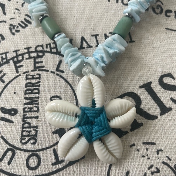 Shell Necklace - Picture 6 of 8